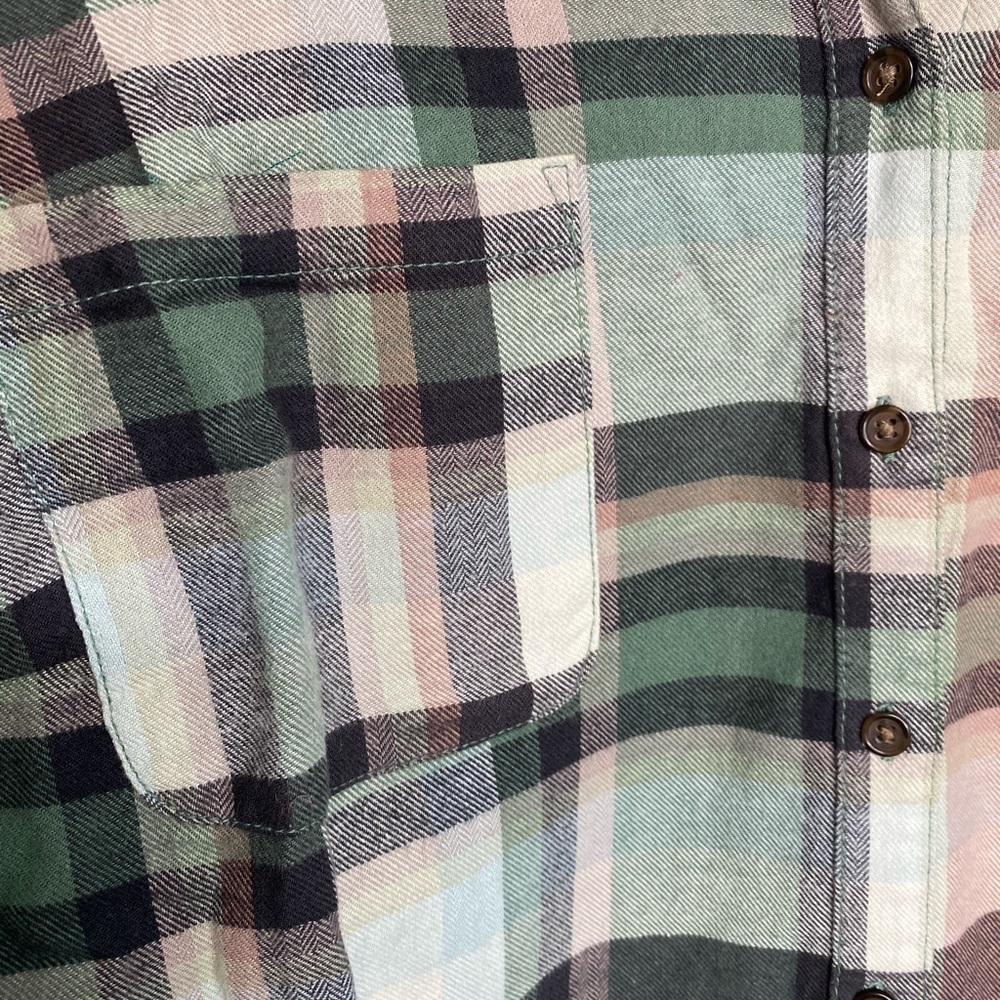 UNIVERSAL Thread Green Plaid Button Down Size XL … - image 2